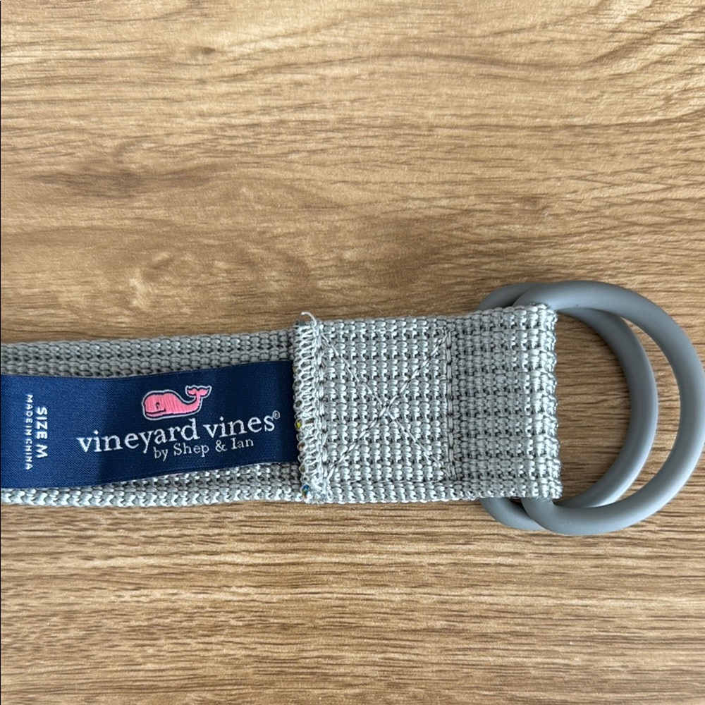 Like New- Vineyard Vines Gray D-Ring Belt.  Size M